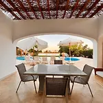 White Villa 4 Bedroom Elgouna Heated Pool