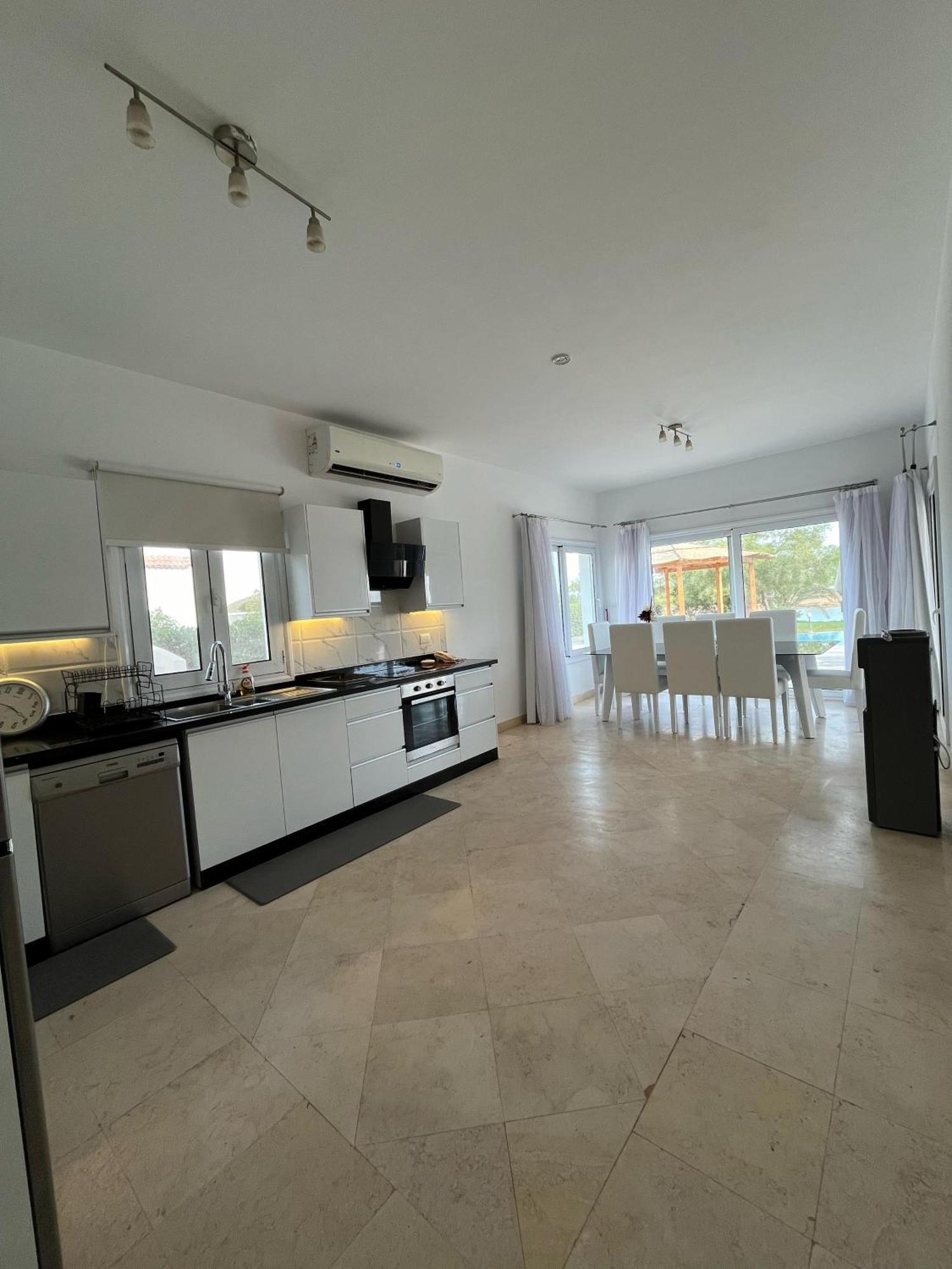 White 4 Bedroom Elgouna Heated Pool Villa Hurghada