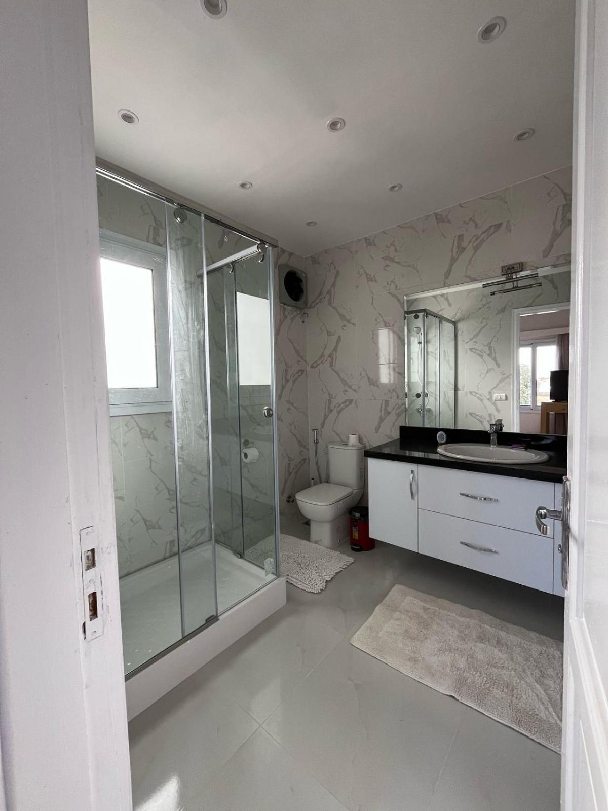 White 4 Bedroom Elgouna Heated Pool