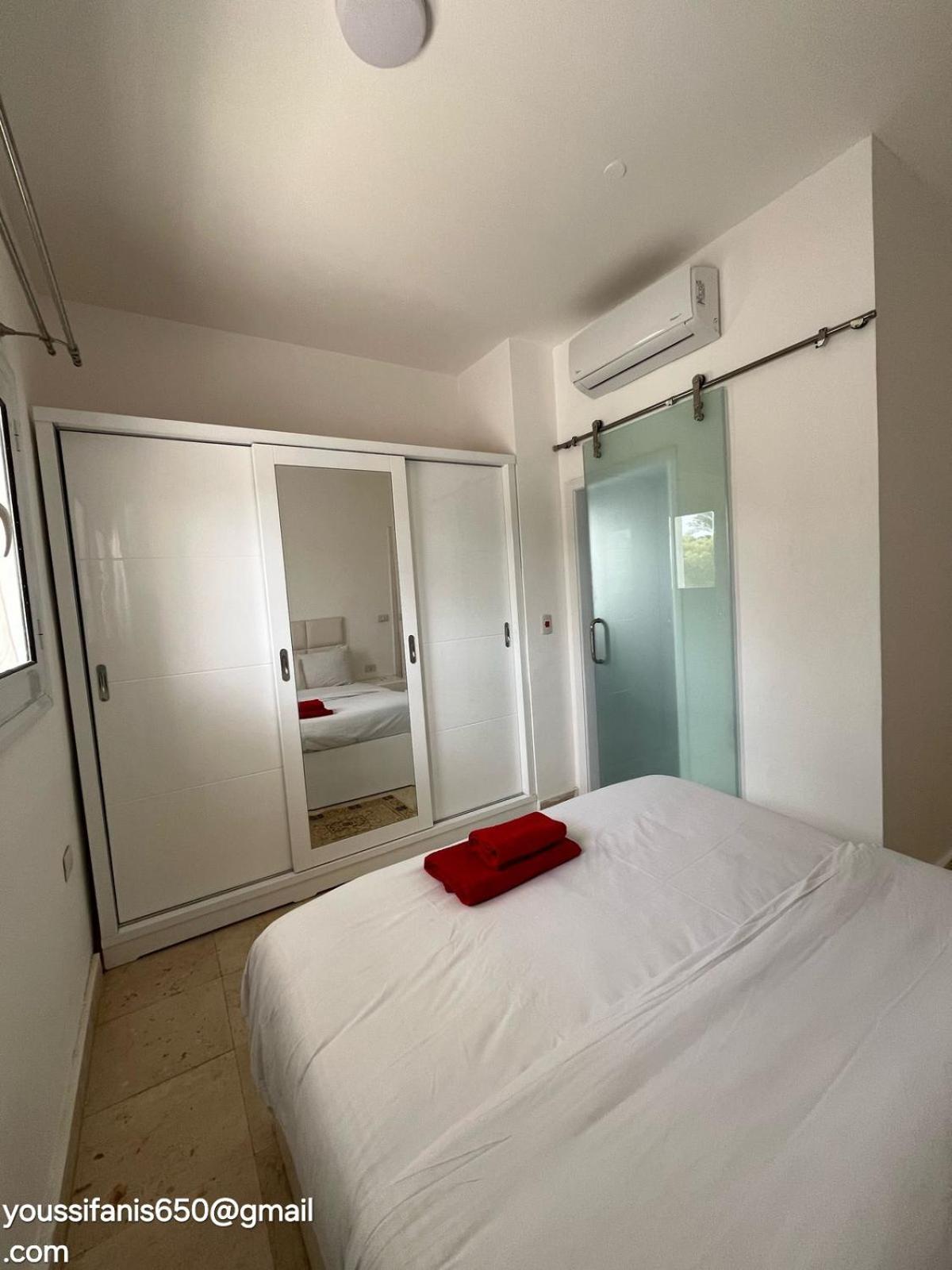 White 4 Bedroom Elgouna Heated Pool