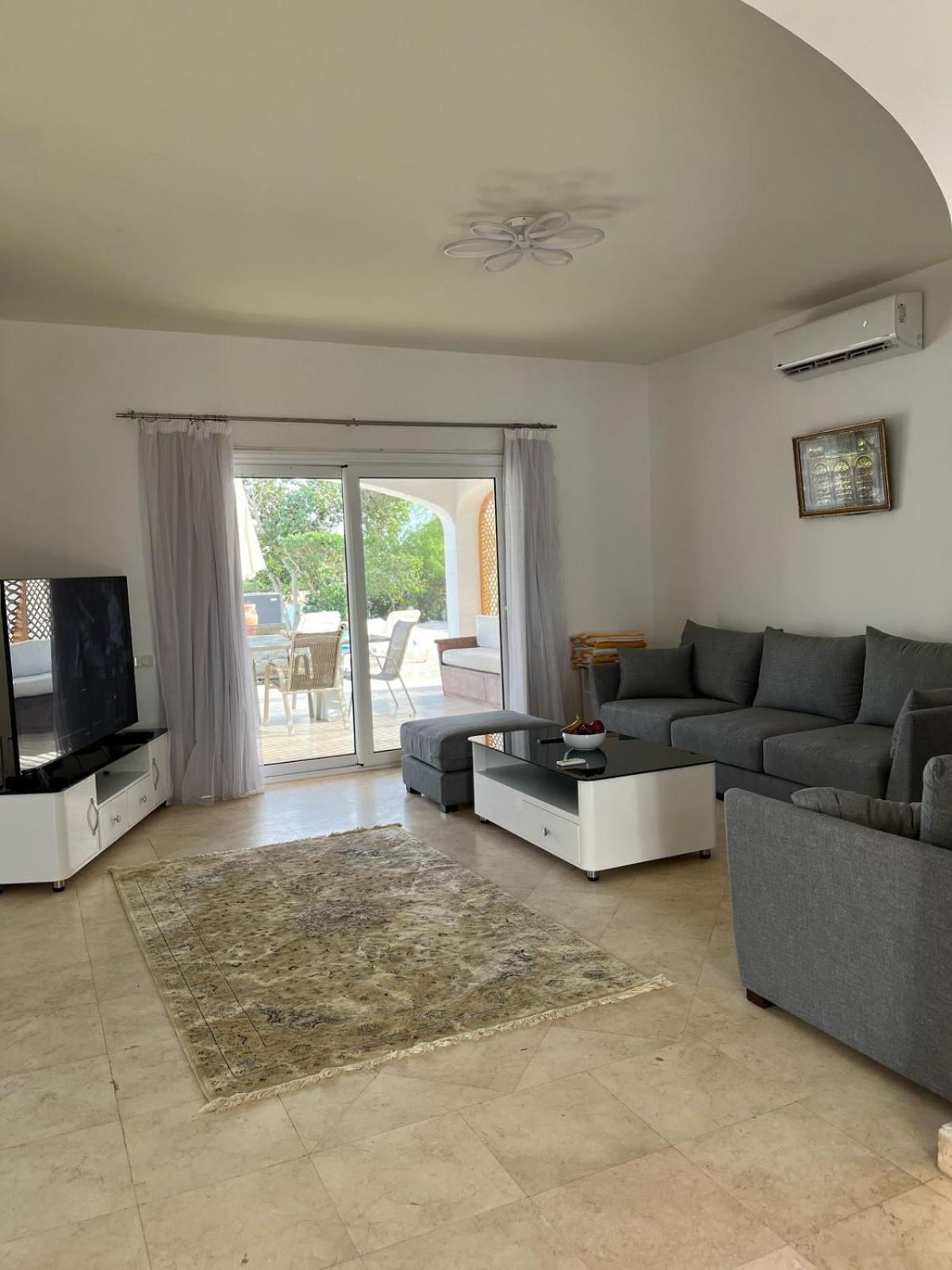 White 4 Bedroom Elgouna Heated Pool Villa Hurghada